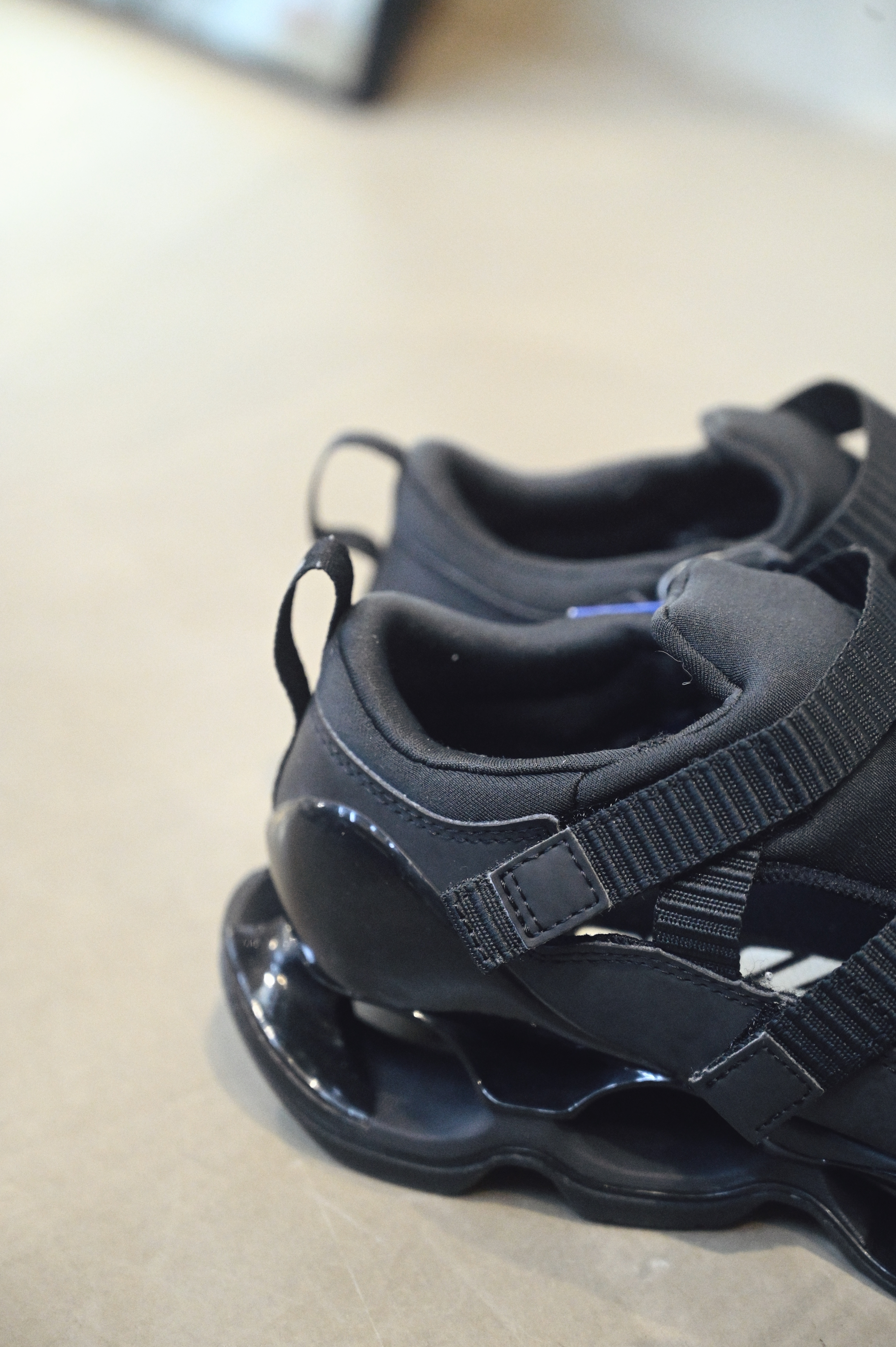 新品MIZUNO WAVE PROPHECY STRAP 25cmBLACK Mizuno Sportstyle - Wave Prophecy Strap | HBX - Globally