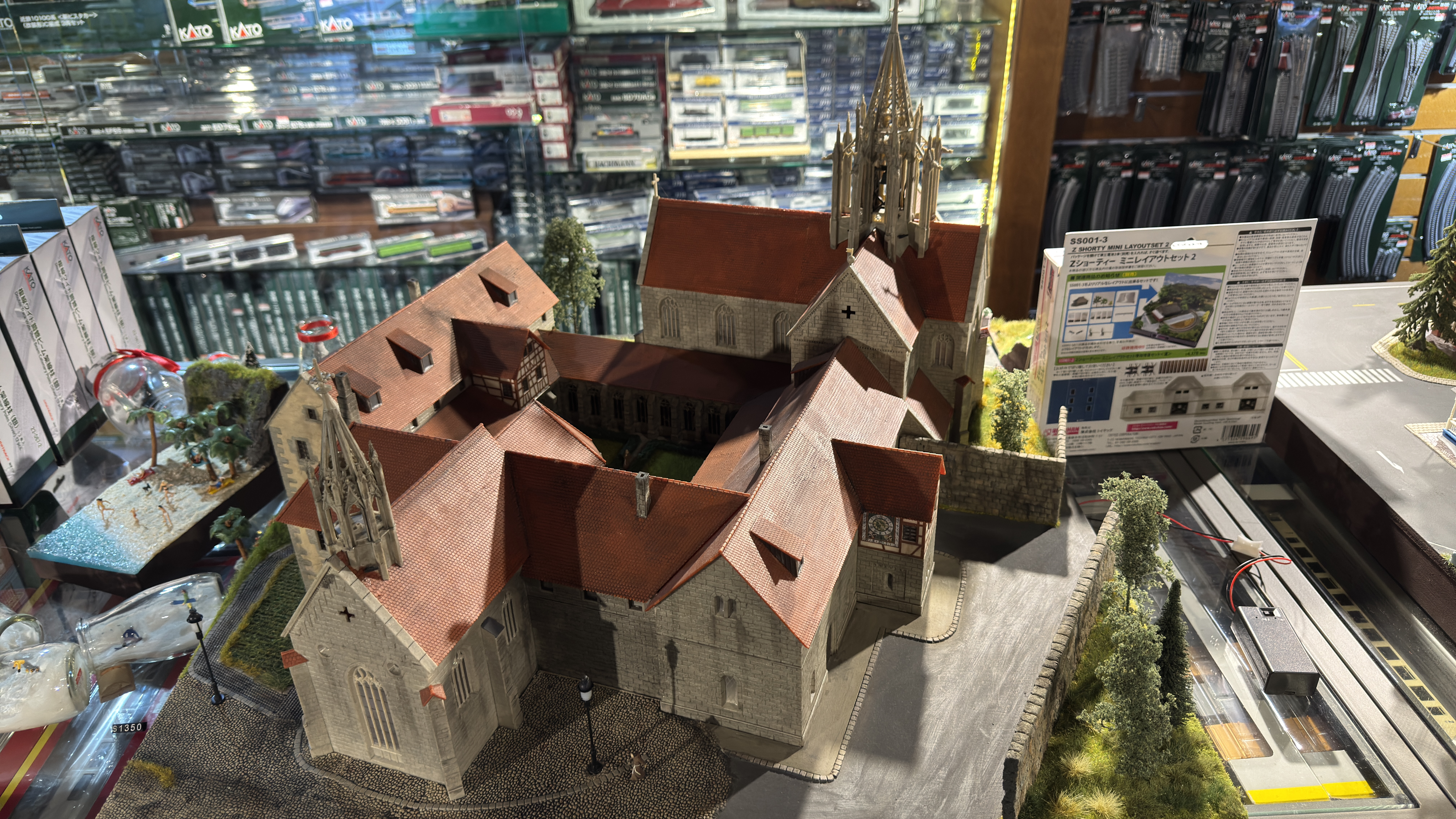 大型景 HO規 修道院裡的鐘聲與誓言