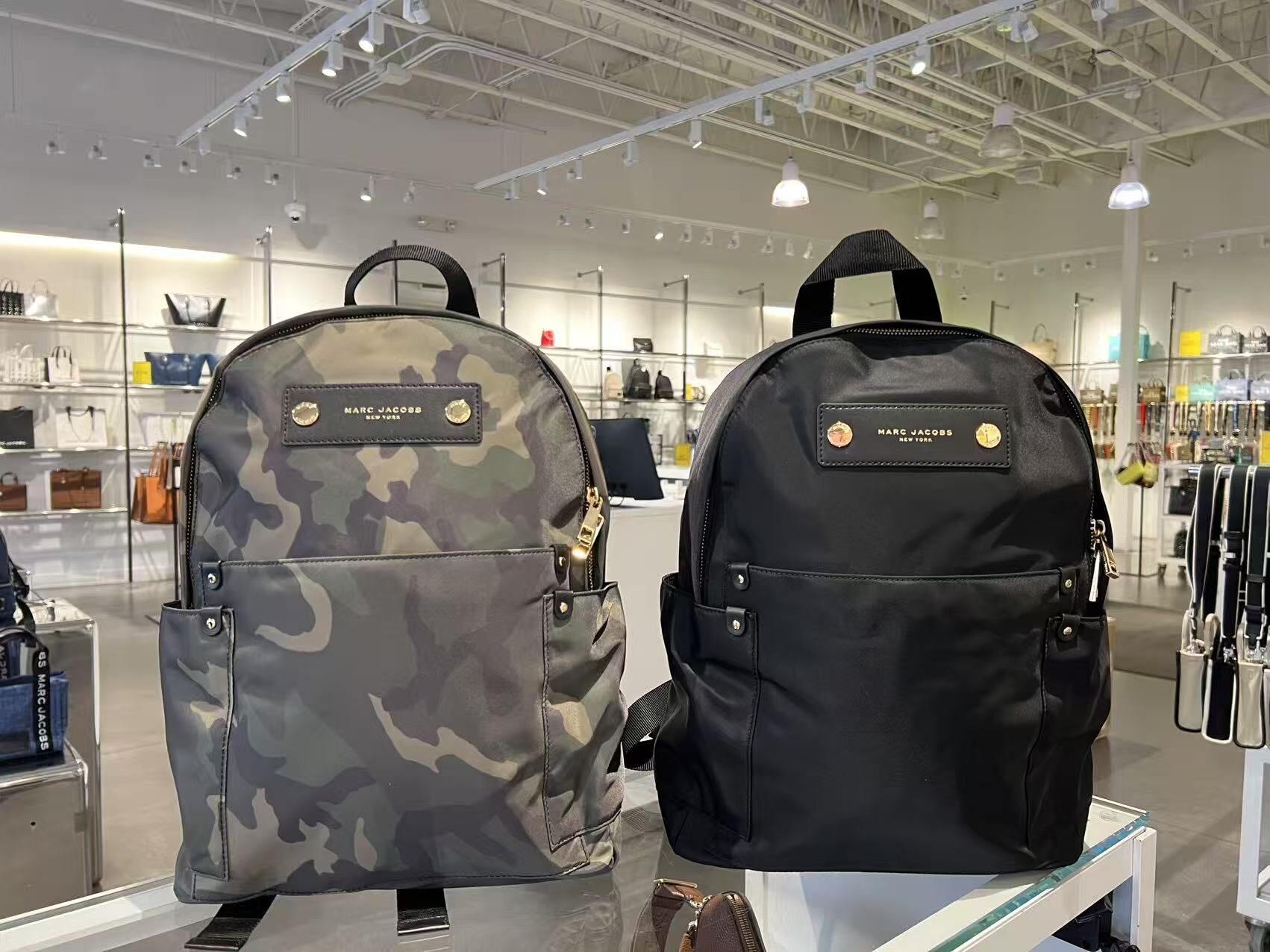 【現貨】Marc Jacobs LL052733 背包