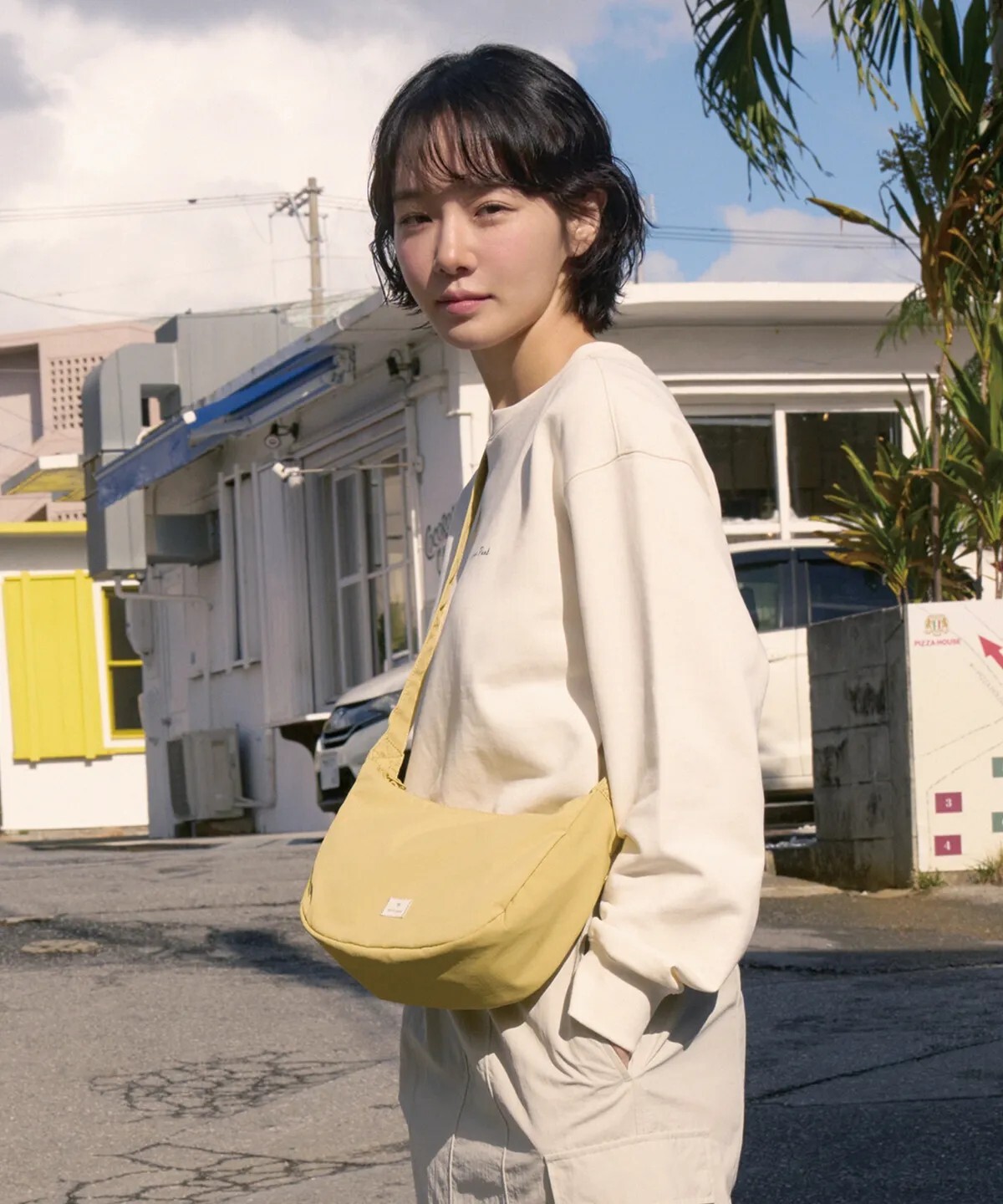 【OWN】Snow Peak 單肩包 月亮 彎月包 尼龍 耐刮 熱門 包款 不分男女 黑 綠 奶茶 芥末