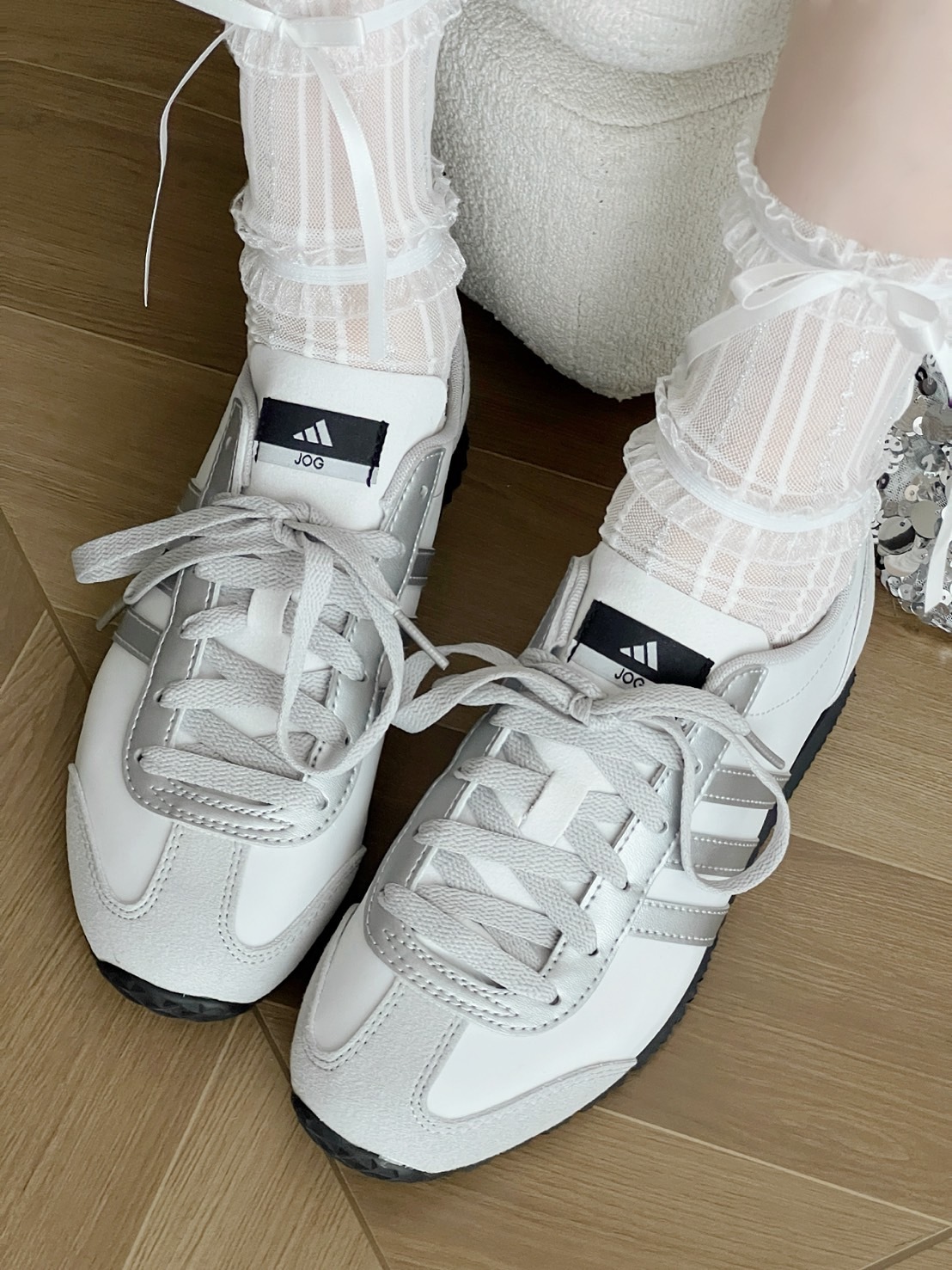 ADIDAS VS JOG 2.0 金屬銀芭蕾 灰白黑底