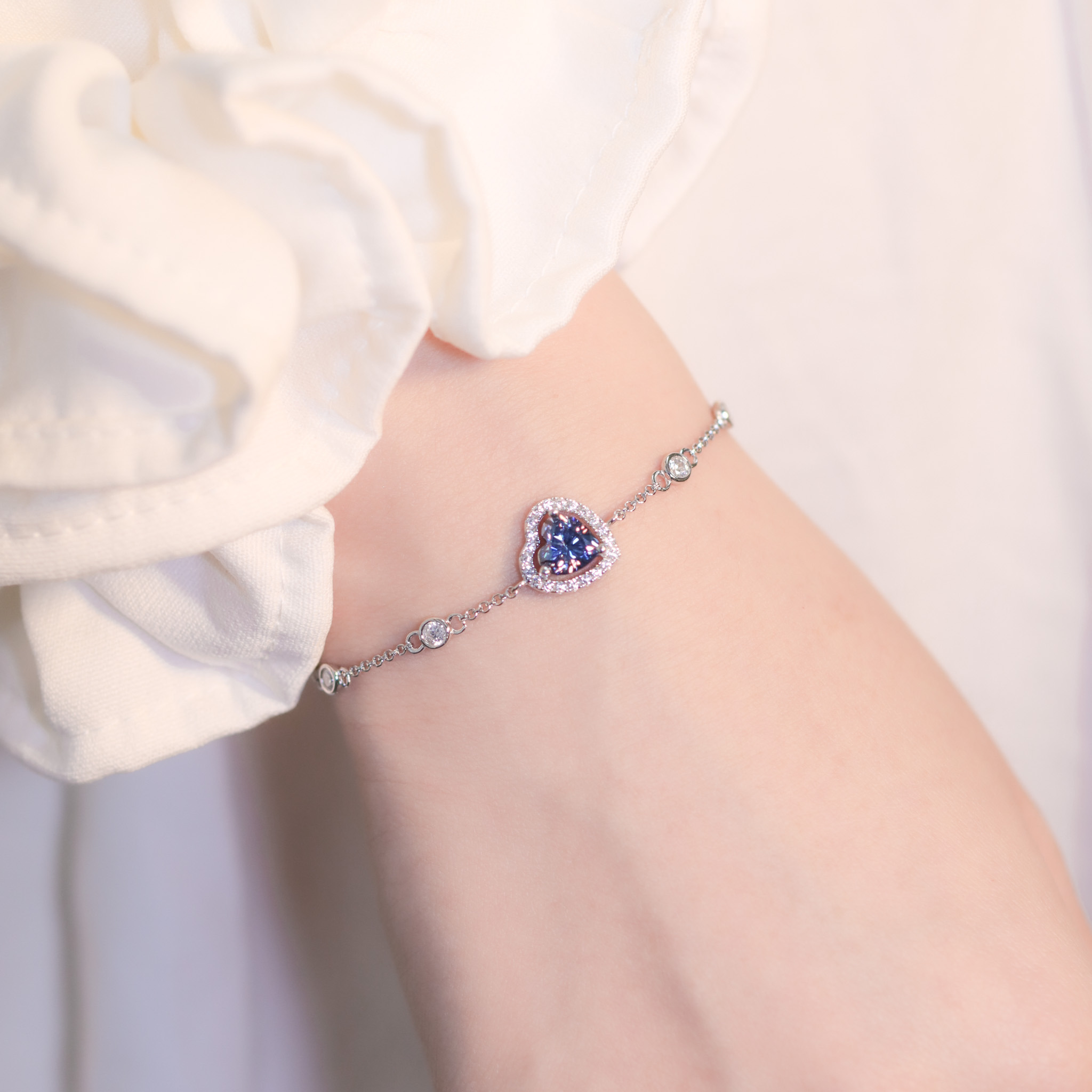 | 925純銀・ 厚鍍白金 ・莫桑石 | 最深的愛意手鏈2.0(藍色/白色) | BR1341 |