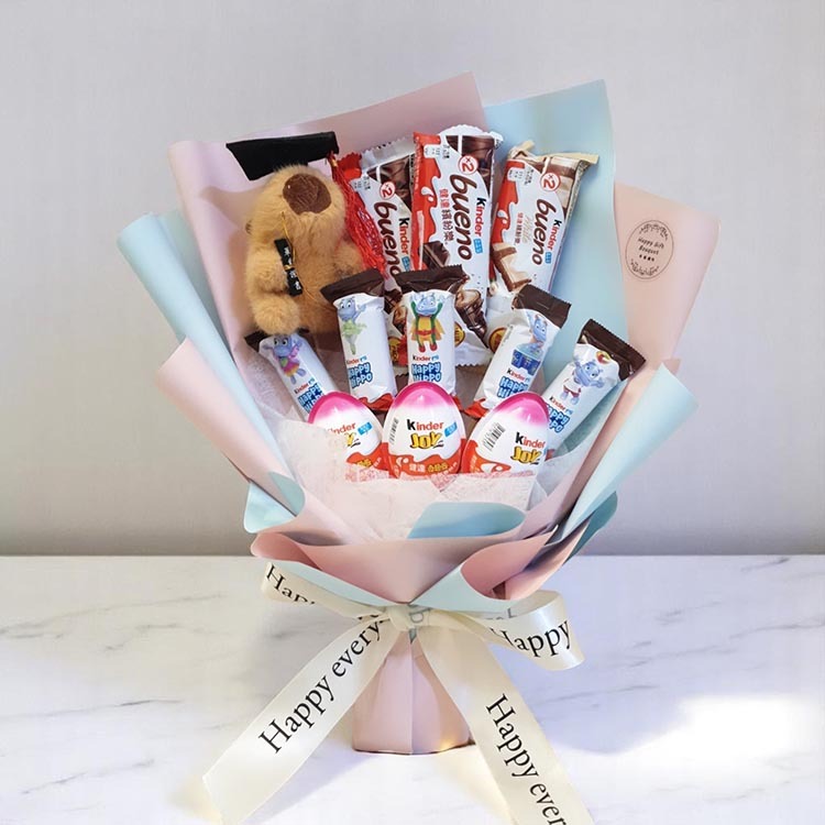 畢業卡比巴拉豬健達蛋繽紛樂巧克力花束