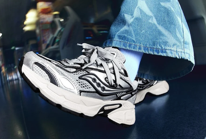 SAUCONY 不只是跑鞋！穿搭大神最愛的低調機能潮鞋