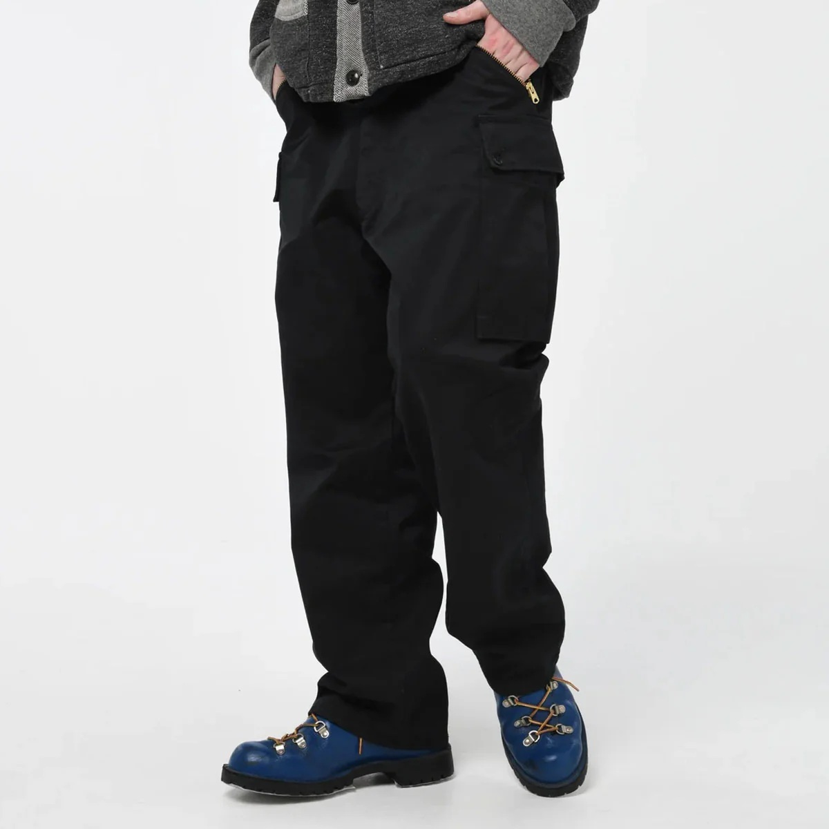 8/30 MORE SALE : BOWWOW MOUNTAIN CARGO PANTS - BLACK PRE ORDER ITEM (預訂中)