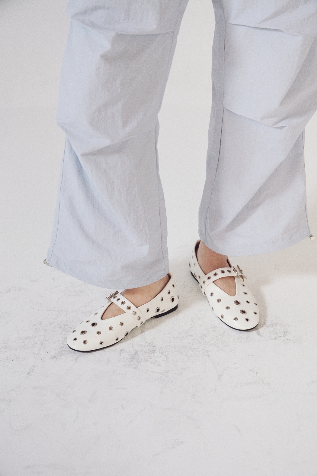【穿拍樣品】鉚釘皮革芭蕾鞋-白