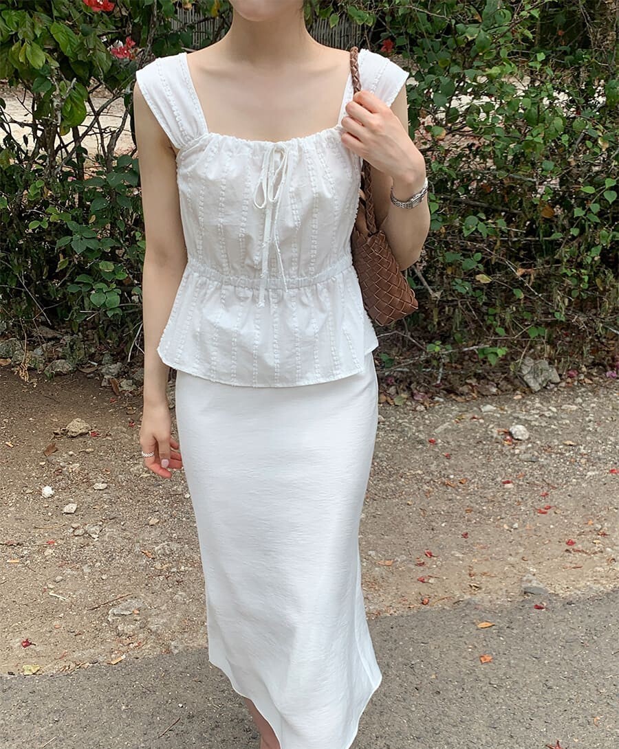 韓國Cherrykoko授權 精緻百搭壓紋方領皺摺絲帶上衣