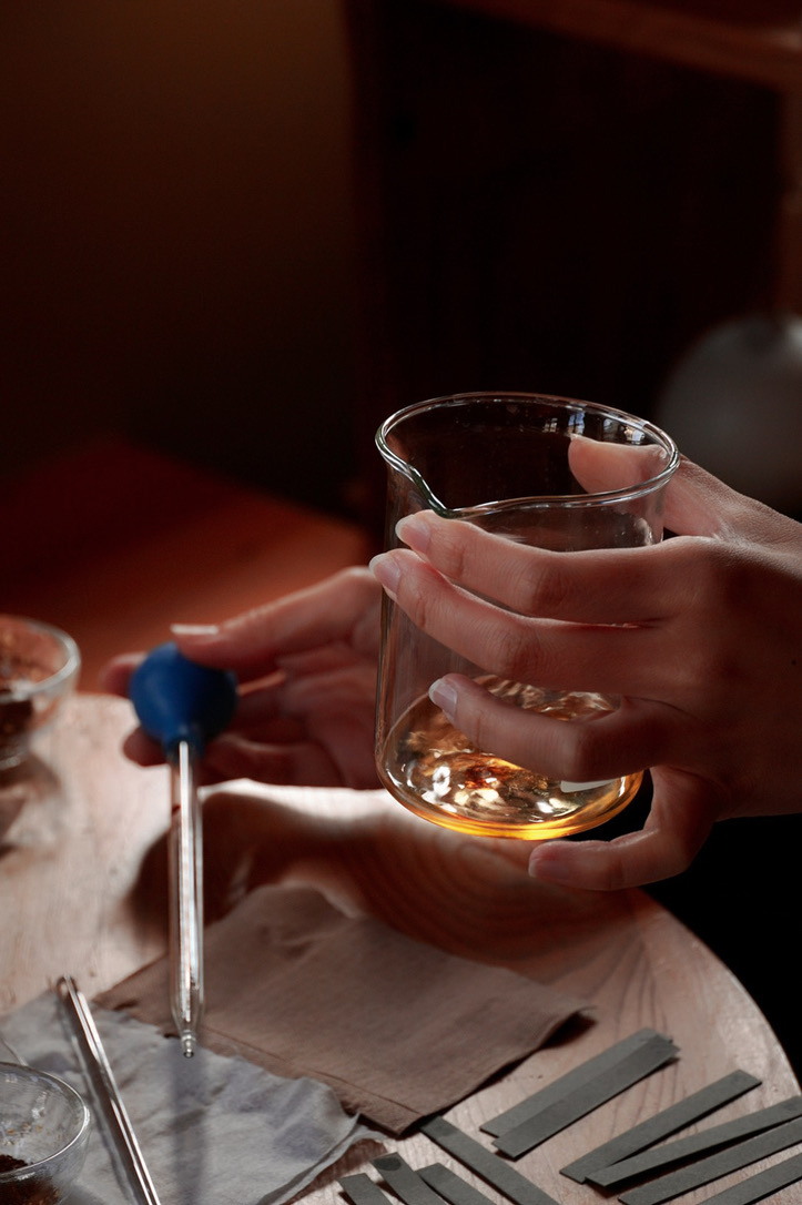 2025 夏至線上香課  ——調出你的《香鬼 》