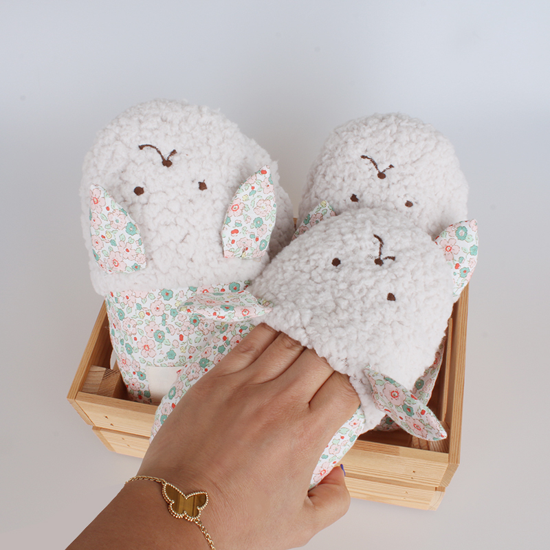 OOPS!｜ Bunny Slipper Toy  兔兔拖鞋玩具-粉花 可藏貓草或零食