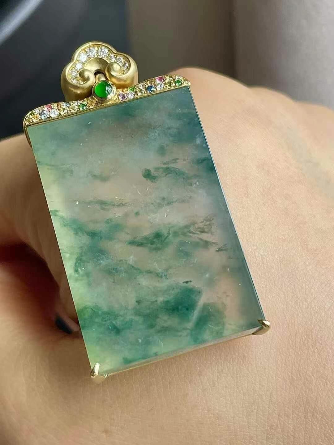 595570 翡翠高冰飄花無事牌吊墜