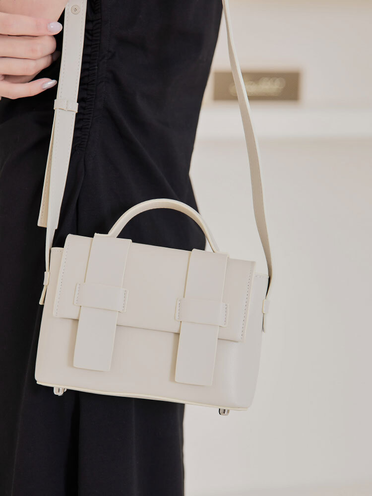 * 小眾設計真皮迷你方包