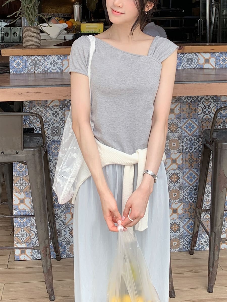 韓國Cherrykoko授權 韓系小心機不對稱領莫代爾上衣