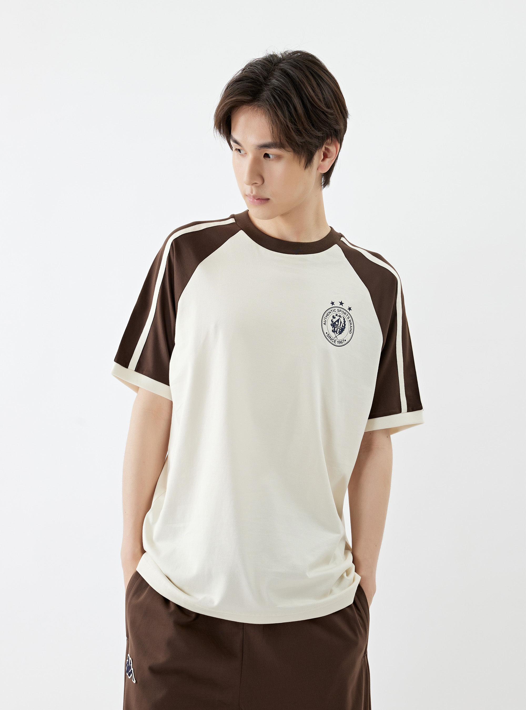 男女適穿 印花logo撞色圓領短袖T-Shirt