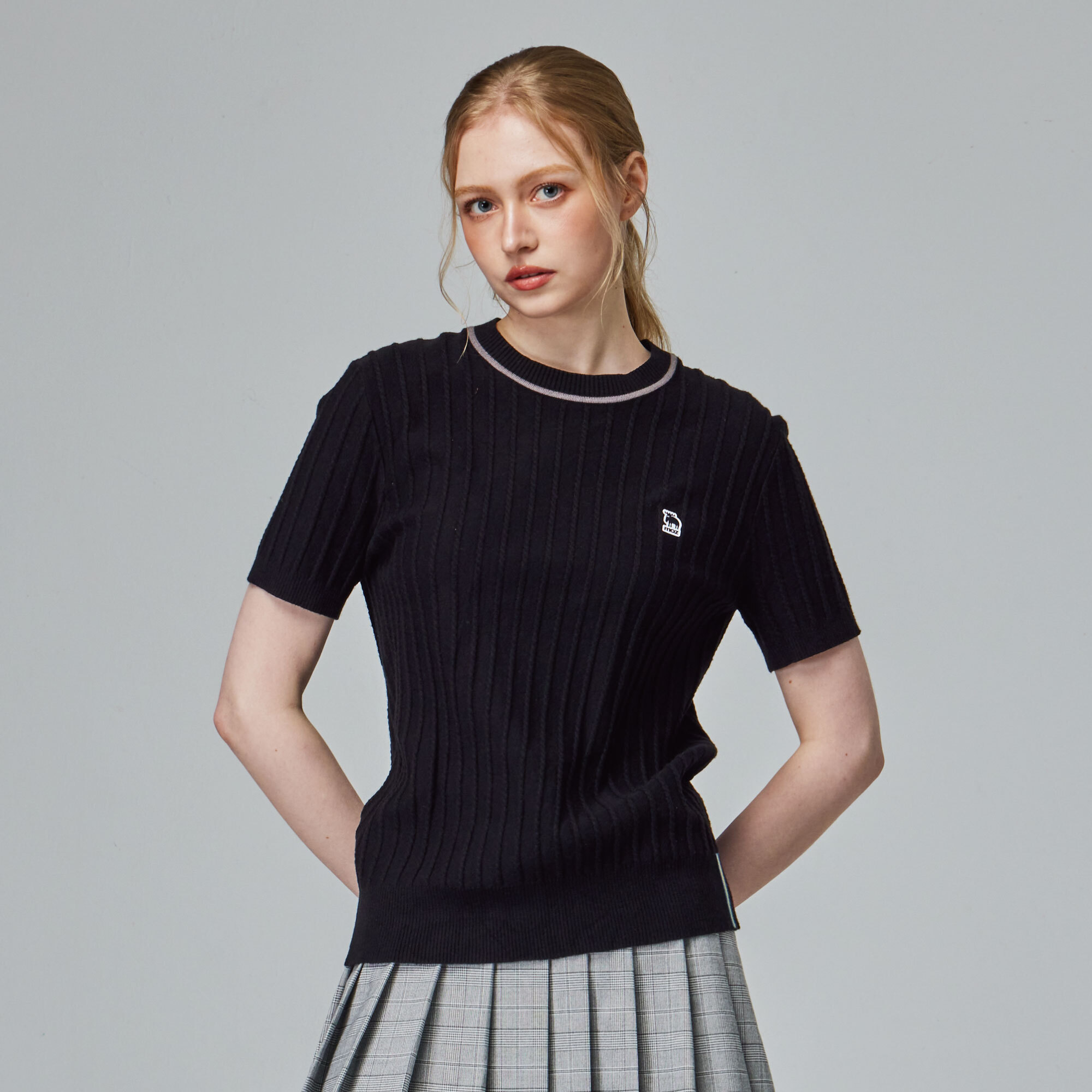 moz瑞典 駝鹿 親膚 圓領 針織短T-經典黑(亞洲版)女款