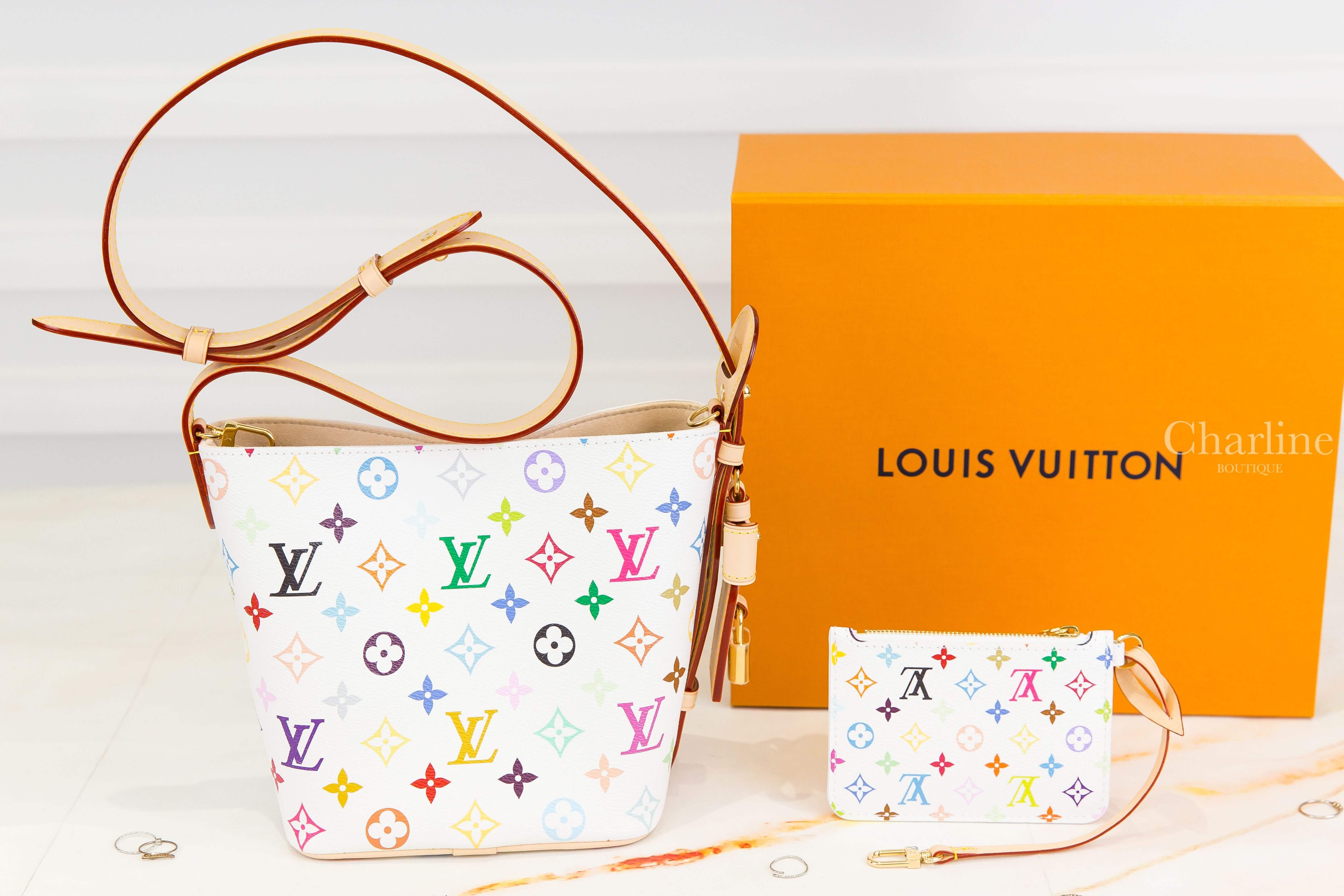 Louis Vuitton LV x TM All In BB 聯名款白色三彩老花牛皮飾邊金色鎖頭蝴蝶結吊牌手提肩背包-Charline Boutique 精品代購