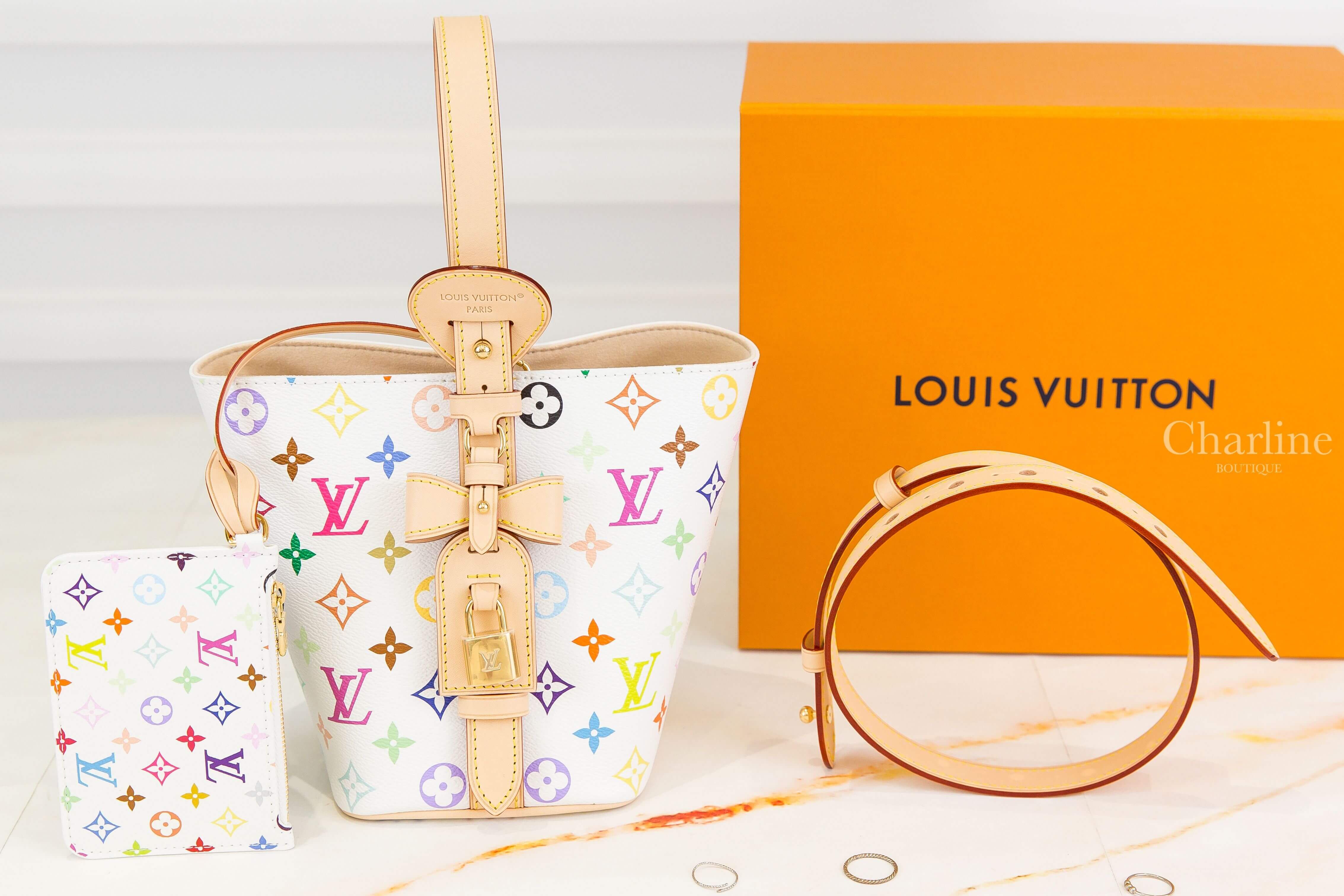 Louis Vuitton LV x TM All In BB 聯名款白色三彩老花牛皮飾邊金色鎖頭蝴蝶結吊牌手提肩背包-Charline Boutique 精品代購
