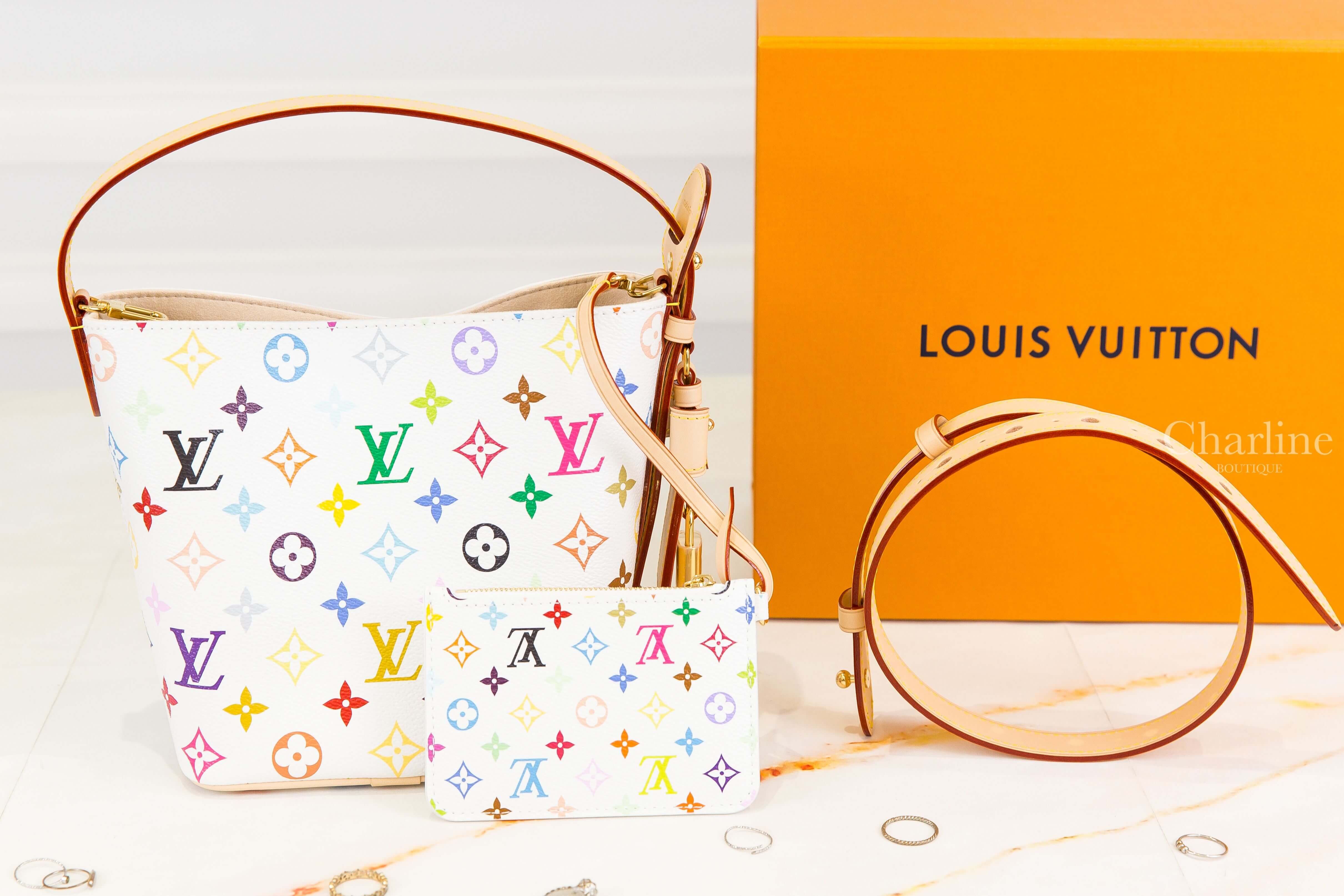 Louis Vuitton LV x TM All In BB 聯名款白色三彩老花牛皮飾邊金色鎖頭蝴蝶結吊牌手提肩背包-Charline Boutique 精品代購