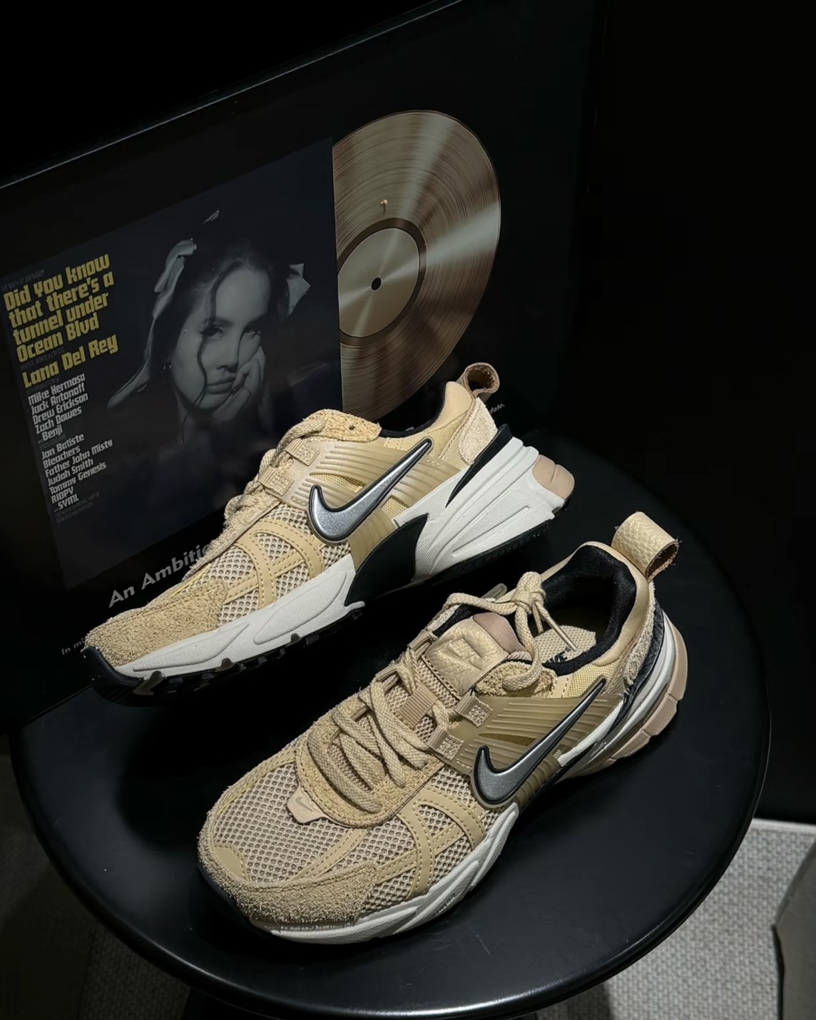 #代購 Nike V2K Run Runtekk 復古 慢跑鞋 女鞋 FN6703-200 卡其色