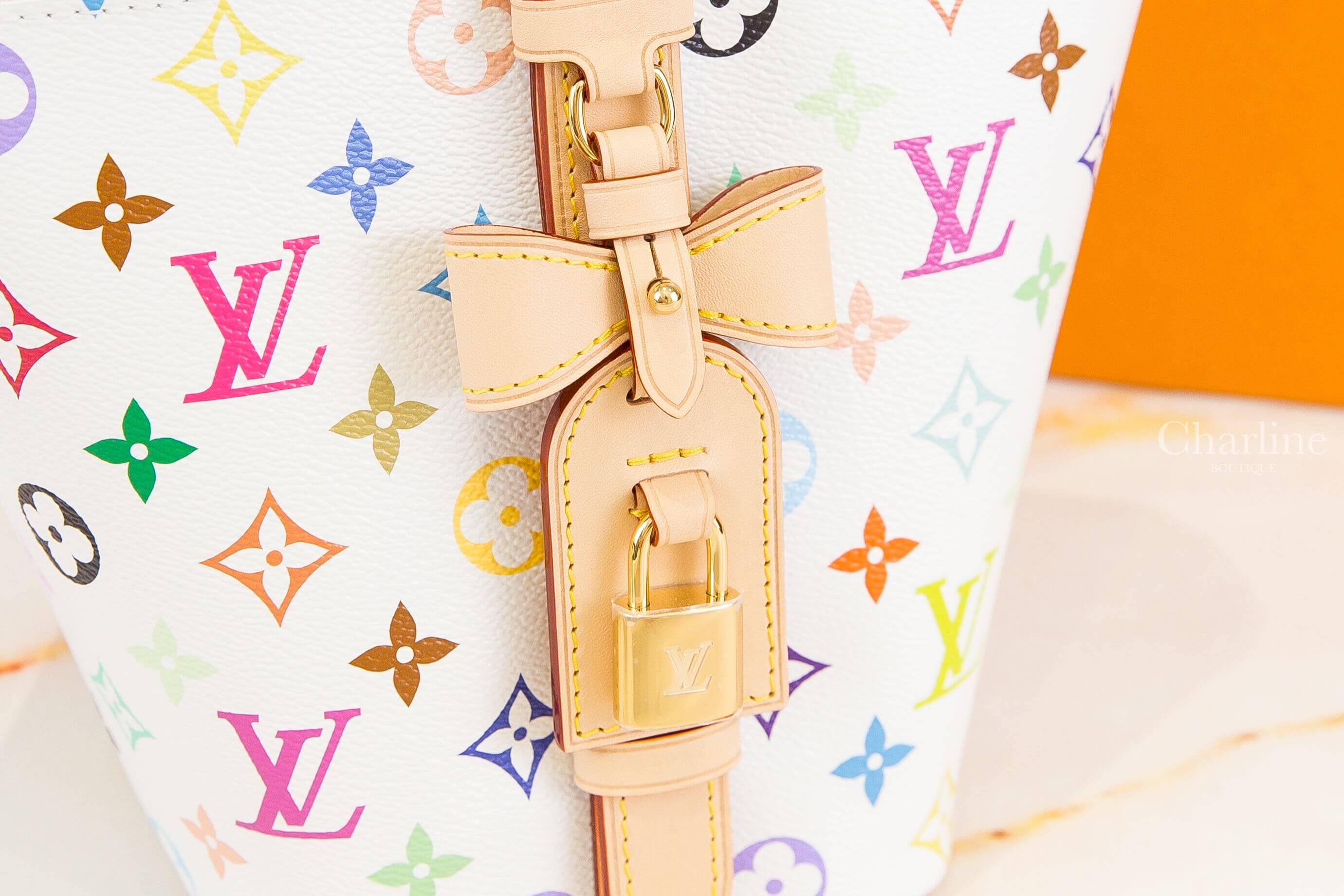 Louis Vuitton LV x TM All In BB 聯名款白色三彩老花牛皮飾邊金色鎖頭蝴蝶結吊牌手提肩背包