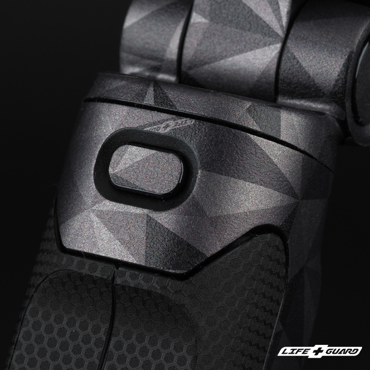 獨特專機專屬貼膜特寫，LIFE+GUARD 設計風格