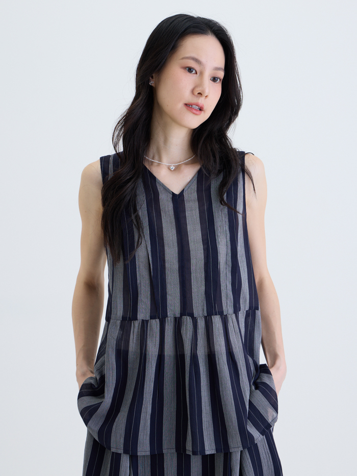 日光筆跡拼接無袖上衣-藍稿素描