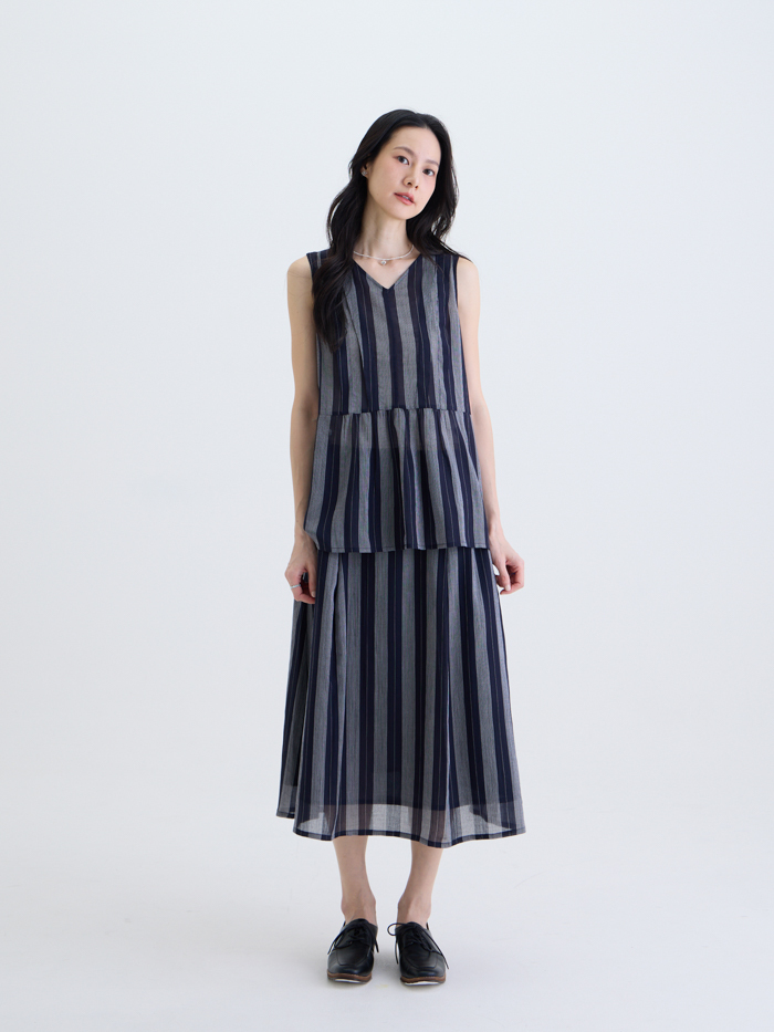 日光筆跡拼接無袖上衣-藍稿素描