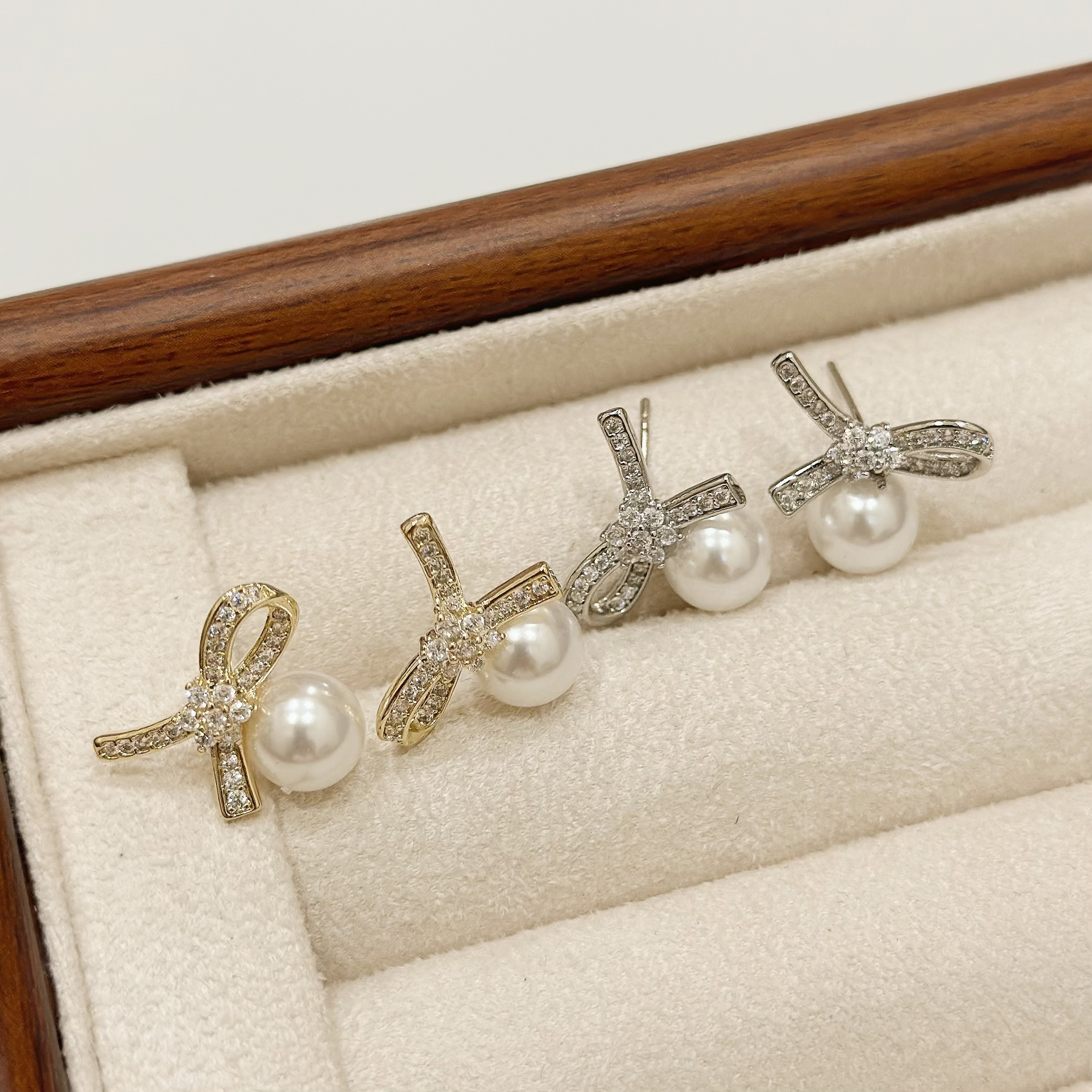 B293排鑽蝴蝶結珍珠耳針