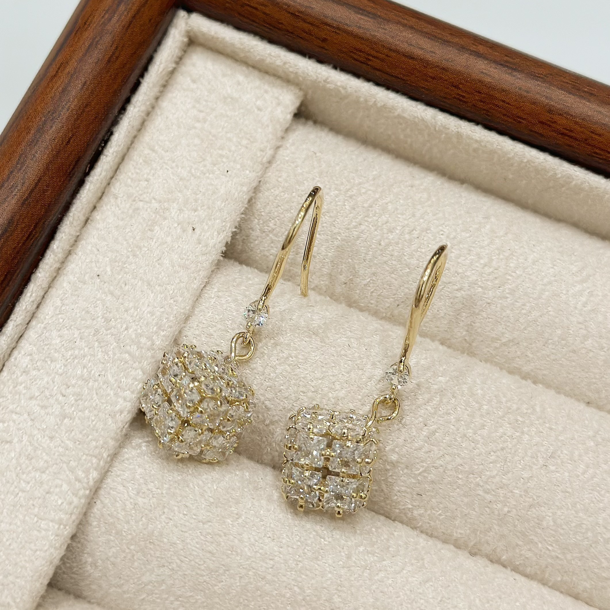 B294滿鑽方塊鑽球垂吊