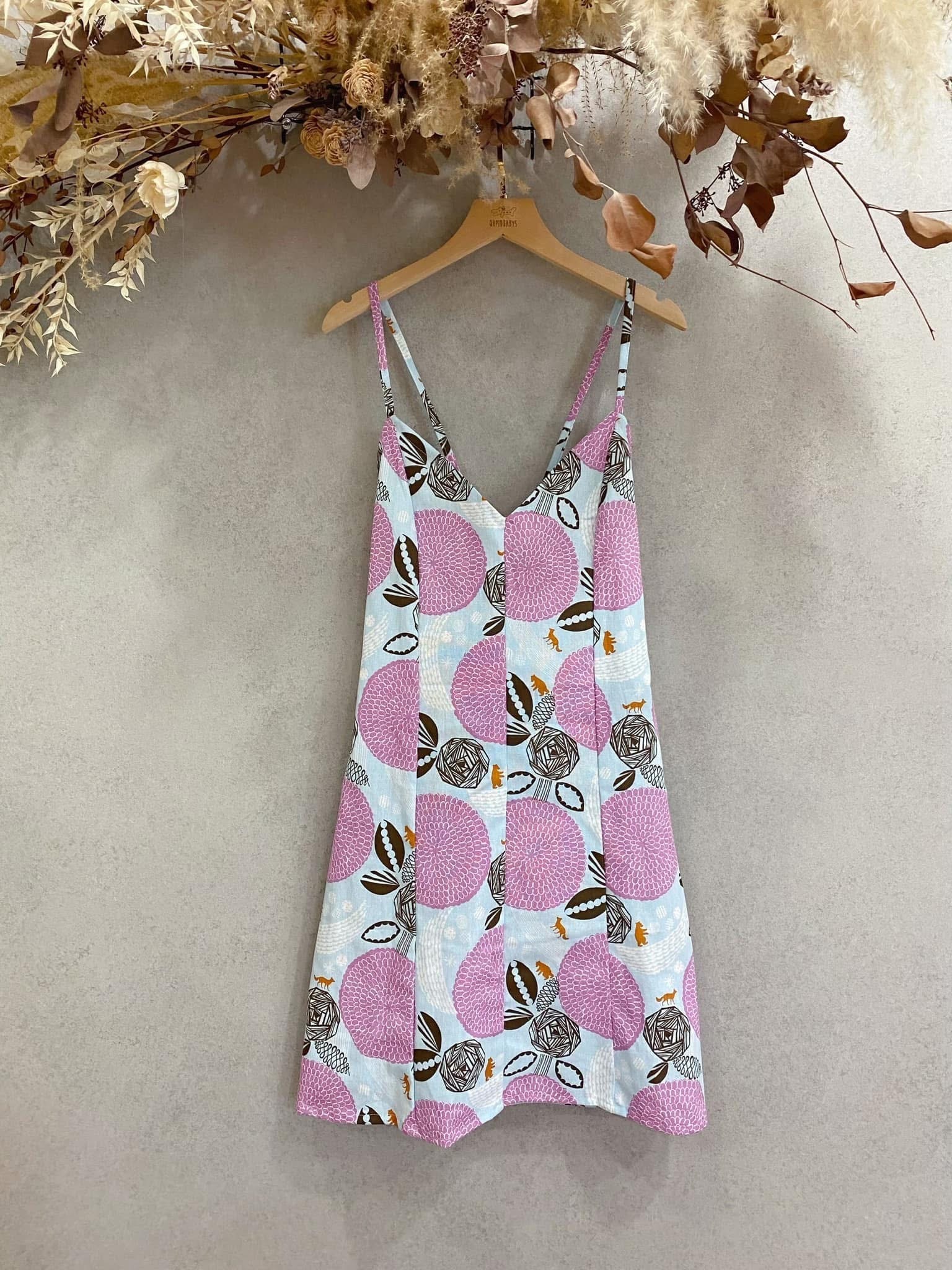 粉玫瑰狼 媽咪後交叉合身短洋裝(S)