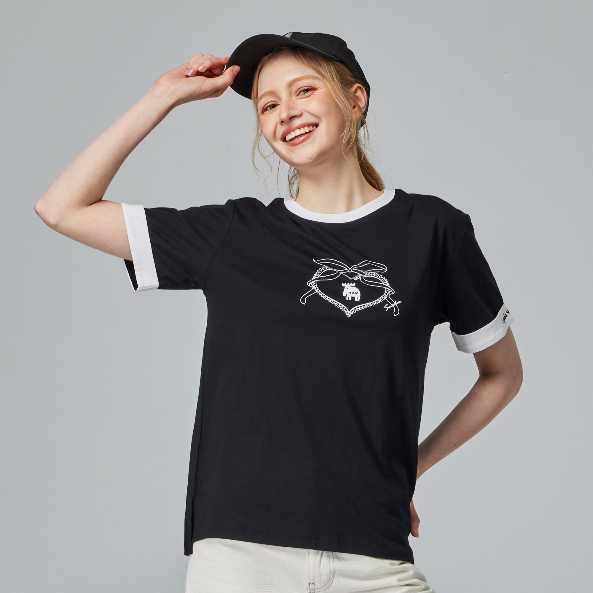 moz瑞典 駝鹿 瑞典之心 舒適柔棉 100%純棉短T-袖口反摺刺繡-經典黑(亞洲版)女款