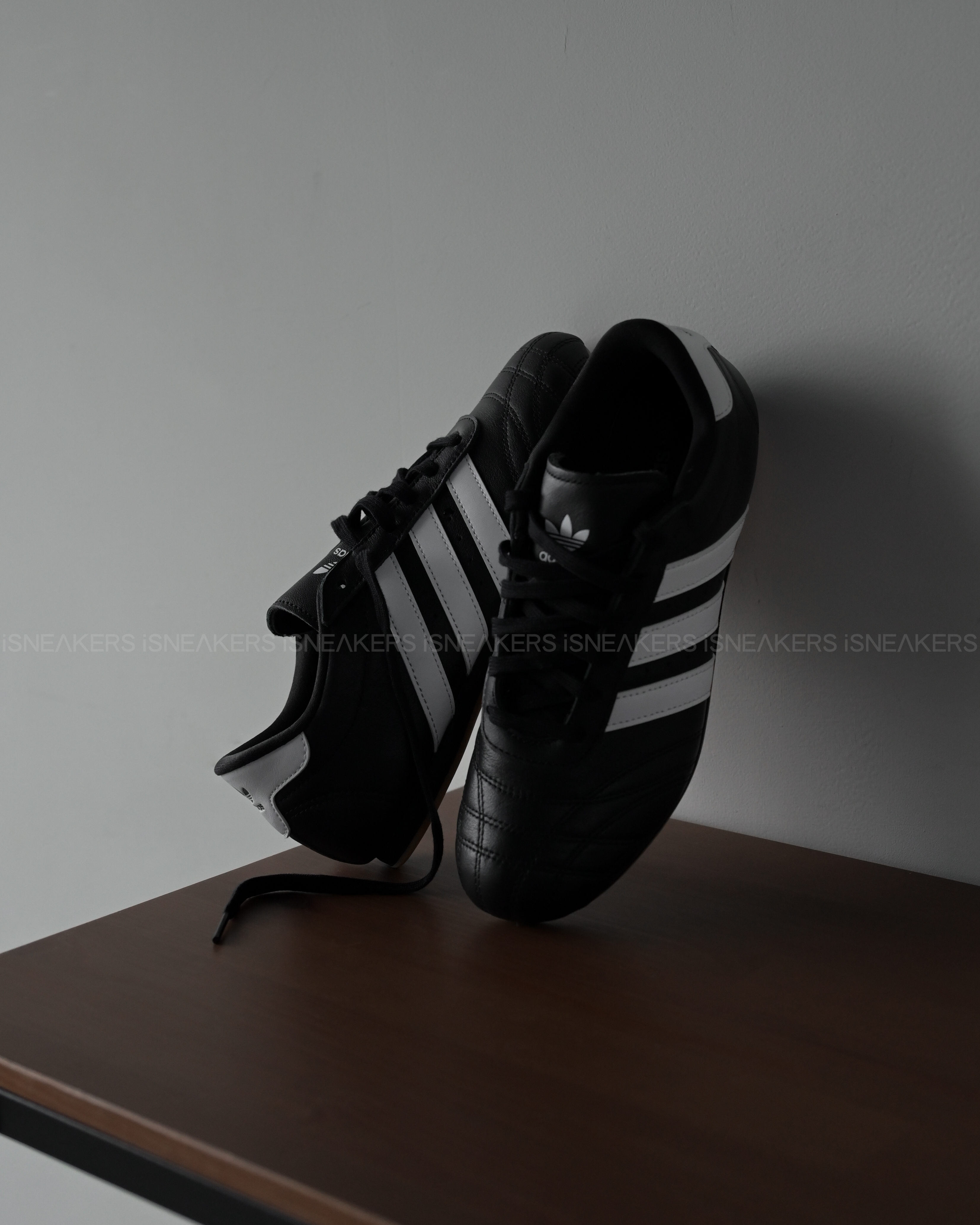 iSNEAKERS｜Adidas Taekwondo Lace "Core Black" 黑白足球鞋 JS1193