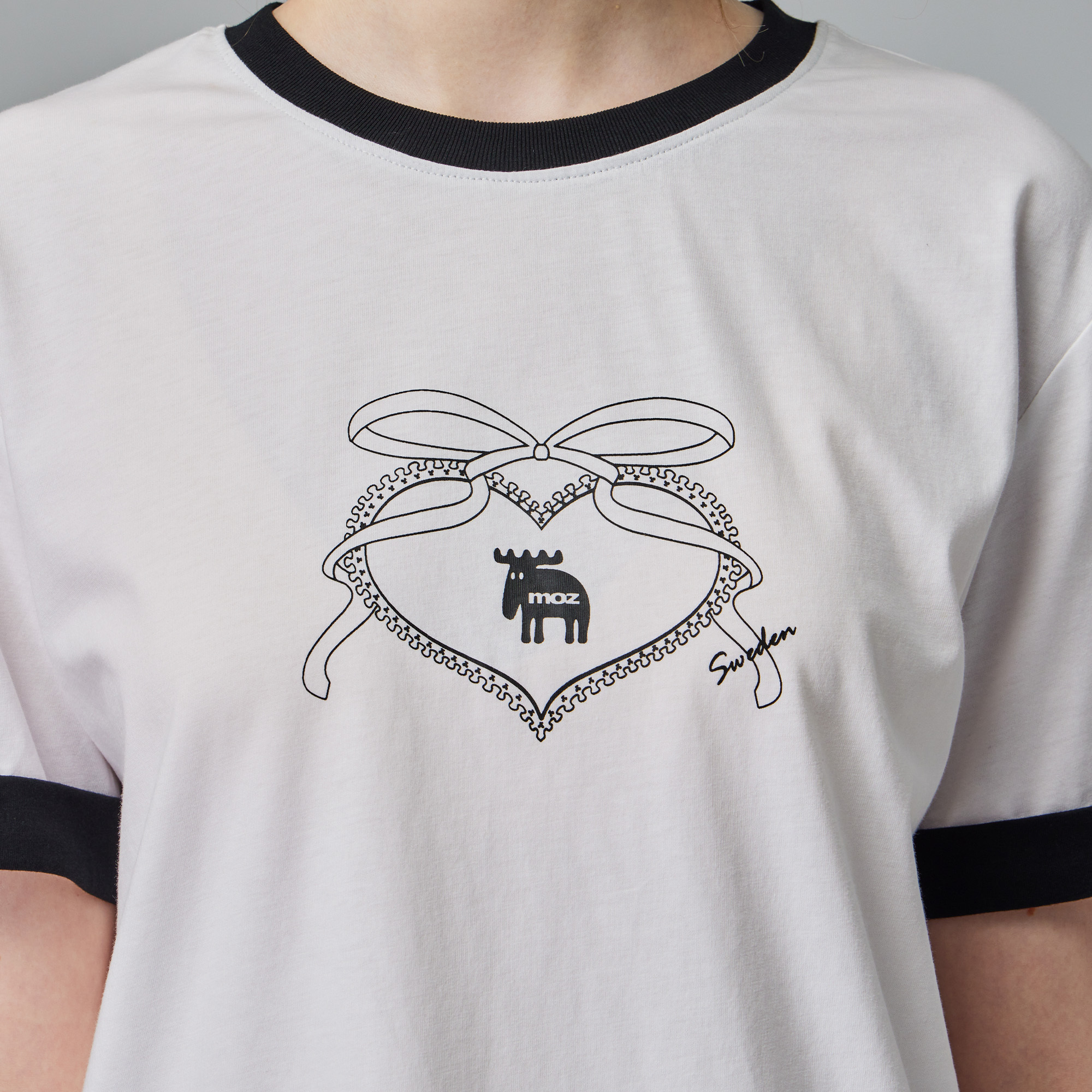 moz瑞典 駝鹿 瑞典之心 舒適柔棉 100%純棉短T-袖口反摺刺繡-經典白(亞洲版)女款