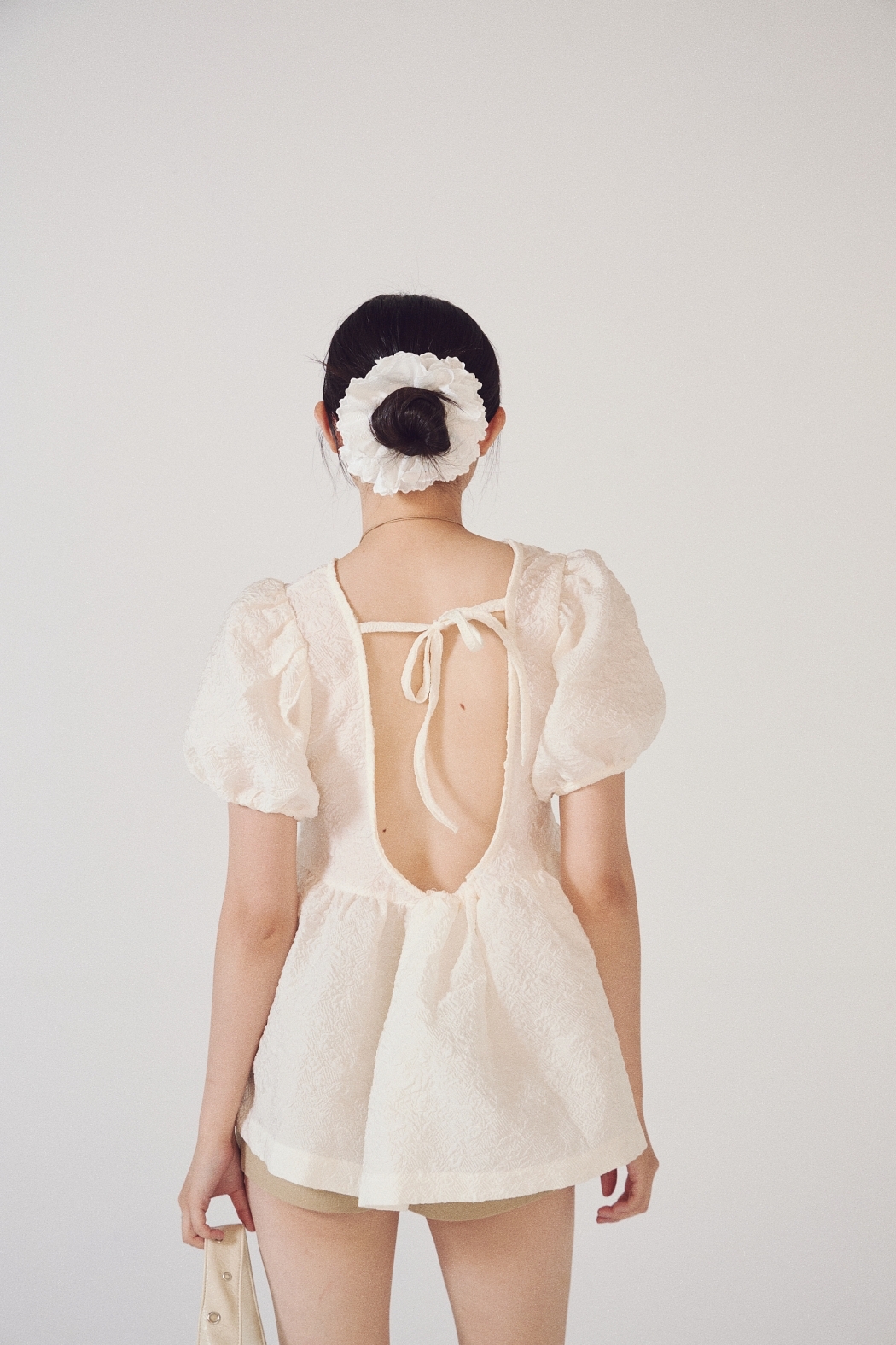 【瑕疵】公主袖挖背澎澎上衣