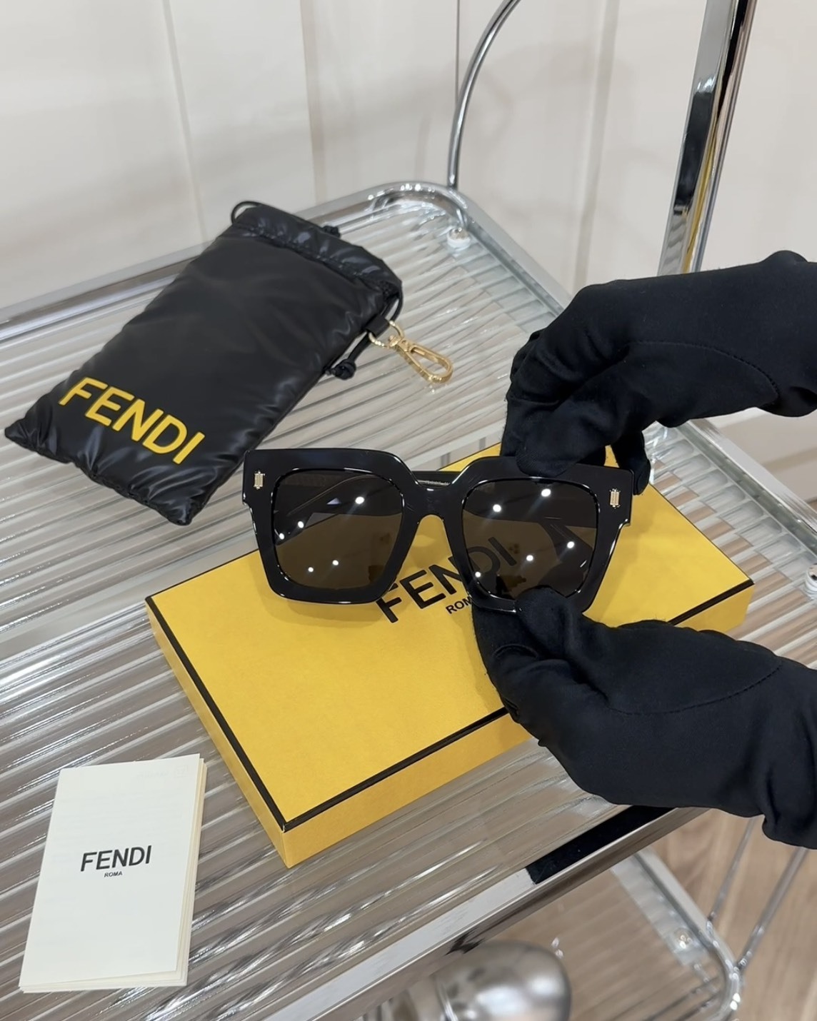 FENDI｜ROMA LOGO 墨鏡 黑色