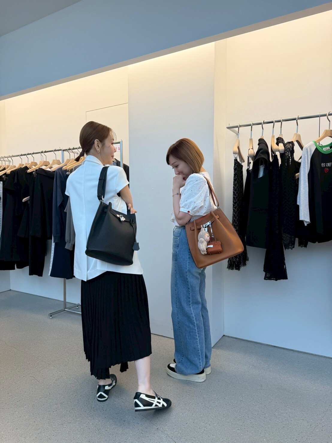 JU4334 牛皮鎖頭斜背包