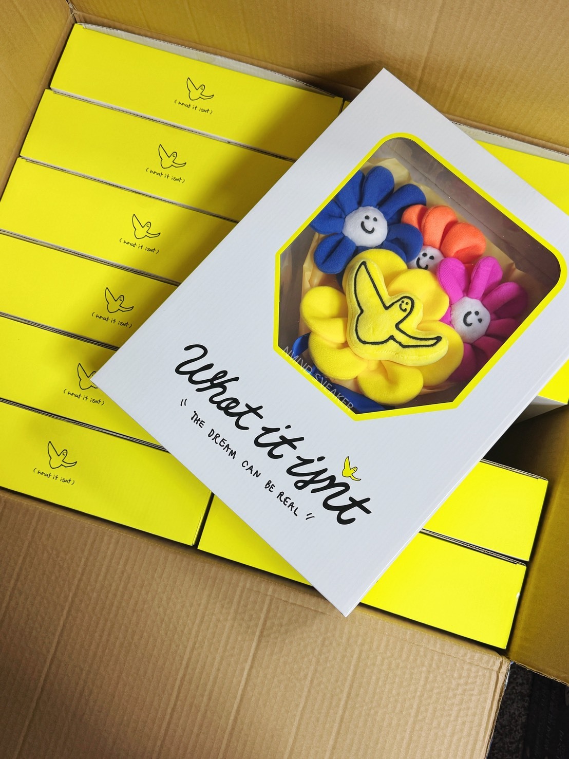 <快速出貨> What it isn’t 小飛人 造型娃娃花束💐