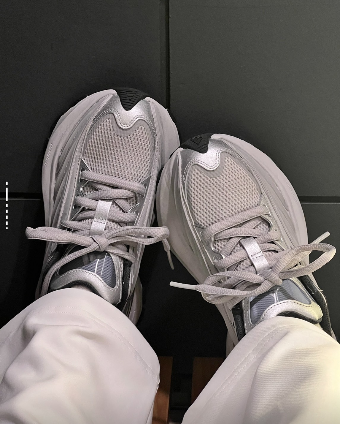 adidas XLG MTW 灰色跑步鞋（男女同款）