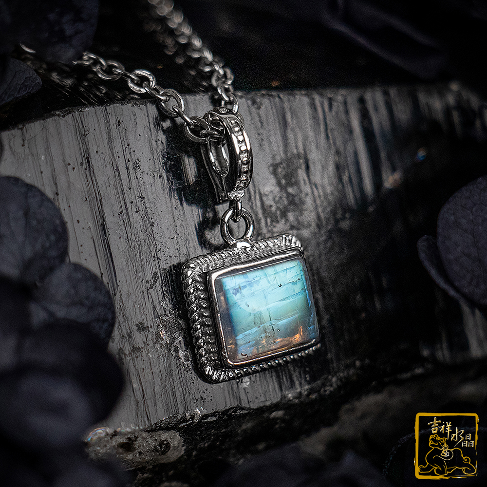 藍暈月光石方墜 2g 溫柔療癒