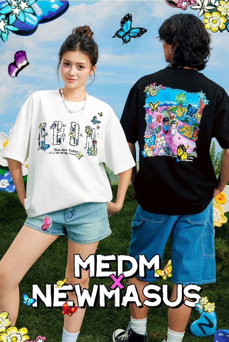 MEDM x NEWMASUS 蝴蝶花園 字體彩繪 短袖 T