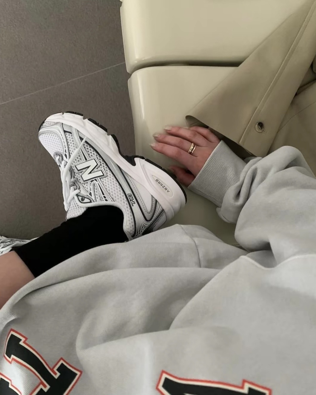 New Balance NB 740 復古 慢跑鞋 大童款 銀深藍