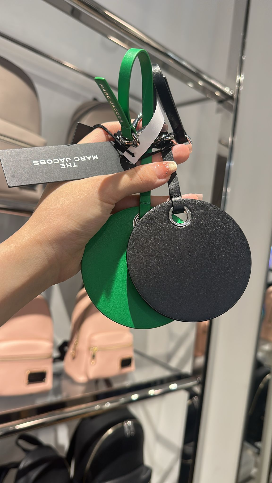 【現貨】Marc Jacobs LL052759 圓形吊牌