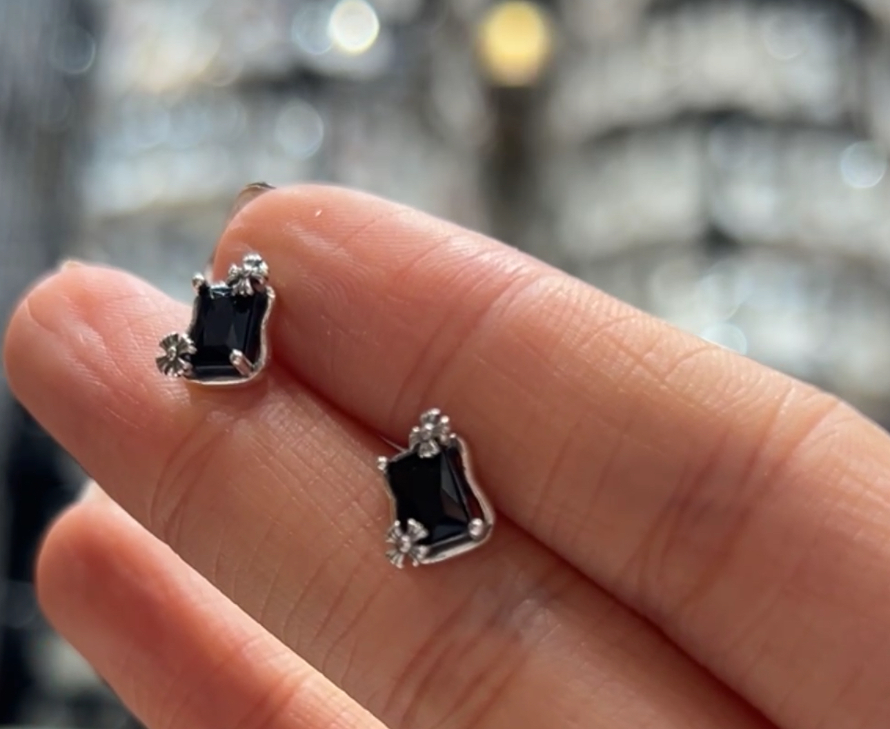 HM24 黑水鑽耳環*一口價