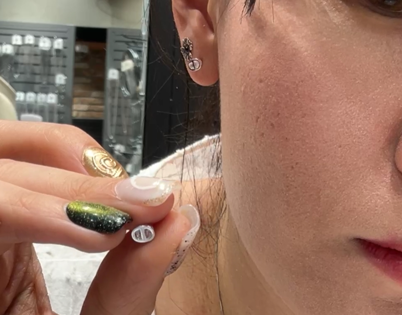 HM25 迷你水鑽豬鼻耳環*一口價