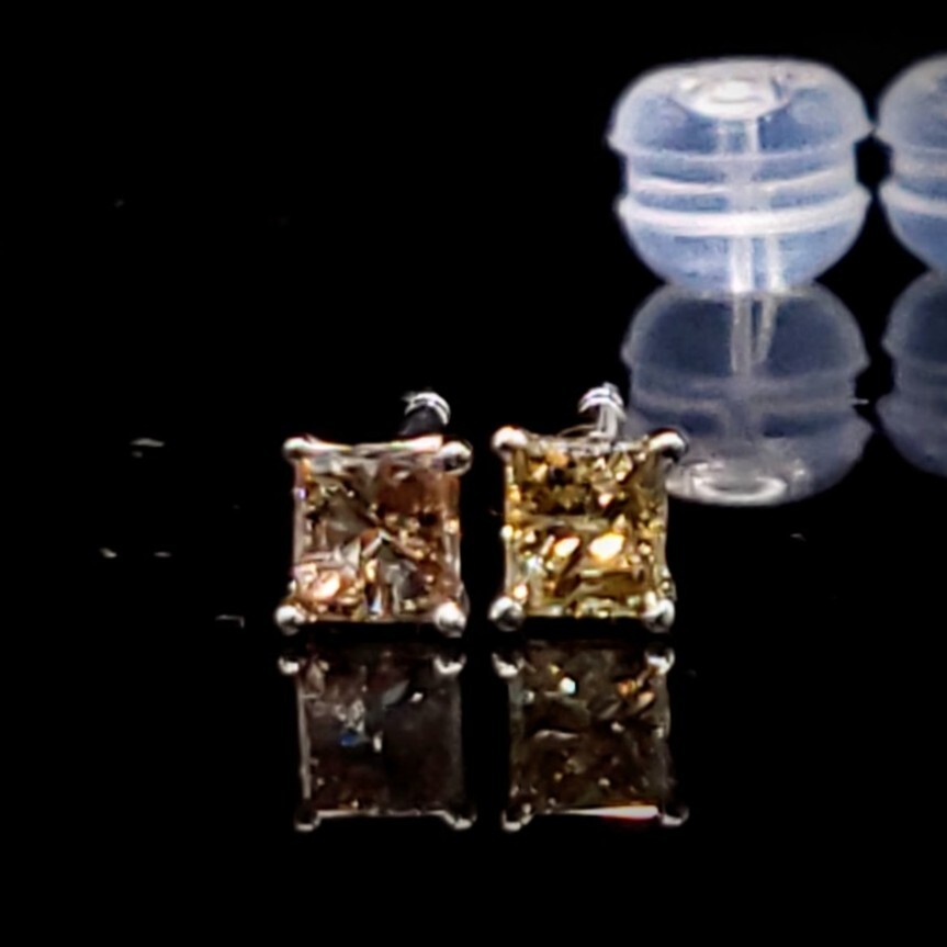 18K White Gold 0.33ct Olive Green Princess Cut Diamond Earrings