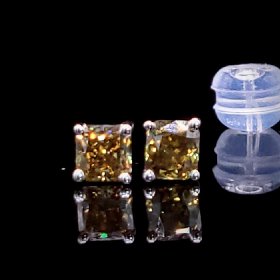 全新18K白金【主石54份方形彩綠鑽石】耳環