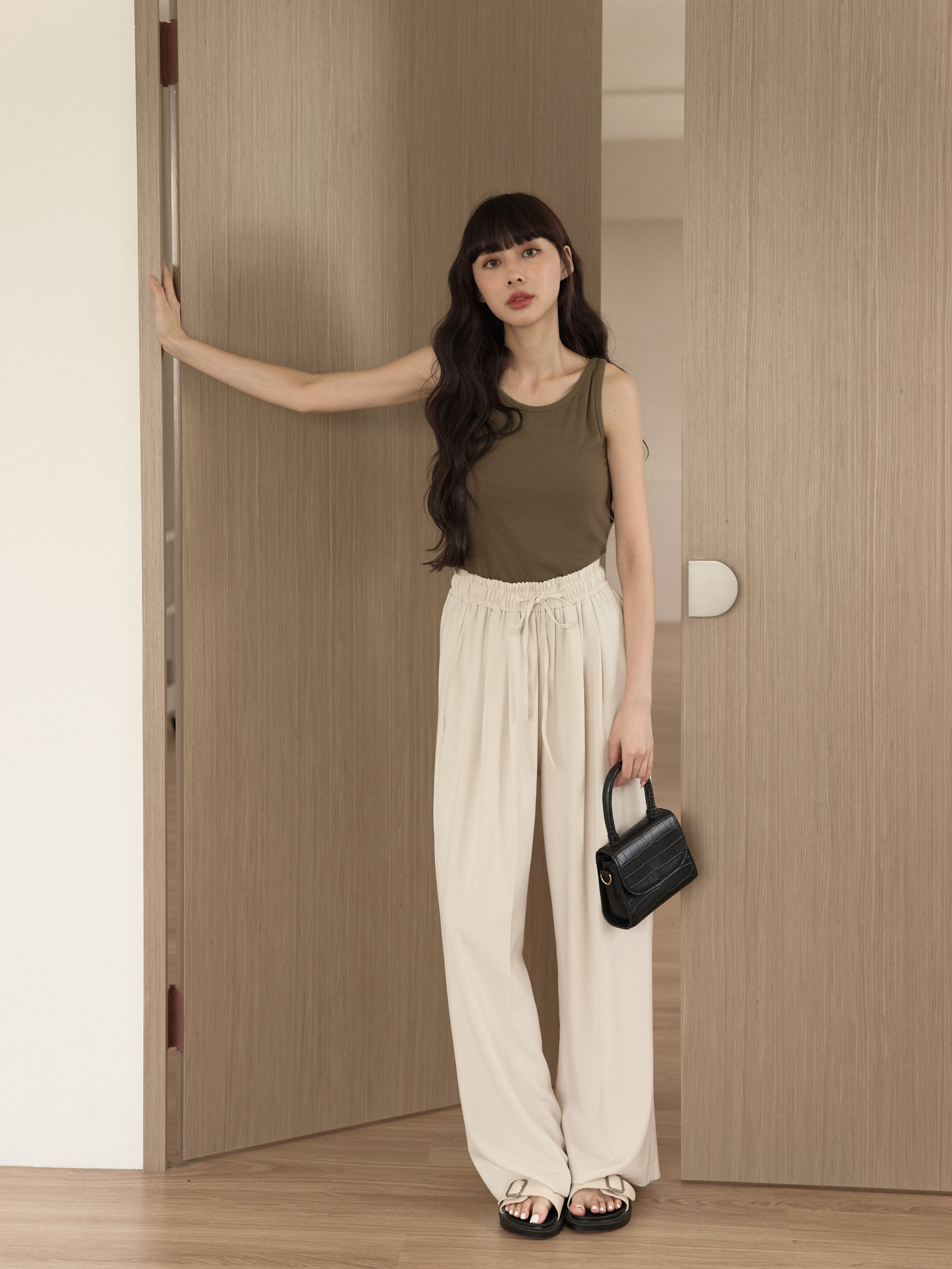 圓領柔軟親膚彈性背心