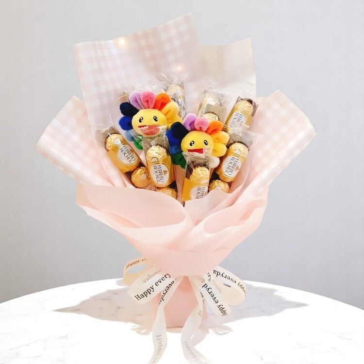 彩色太陽花娃娃3入金莎條畢業花束,金莎花束