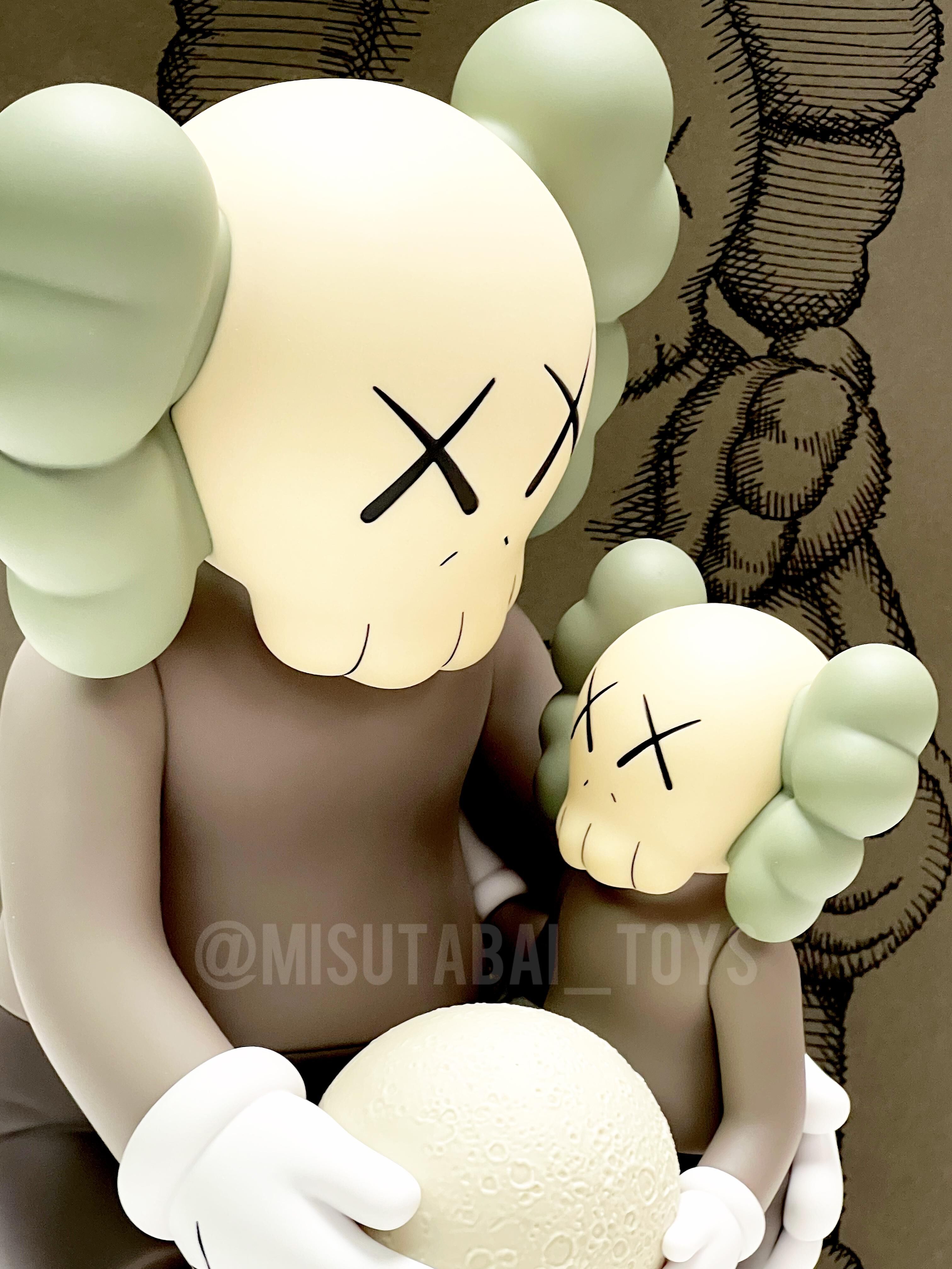 KAWS:HOLIDAY THAILAND Figure (Brown)
