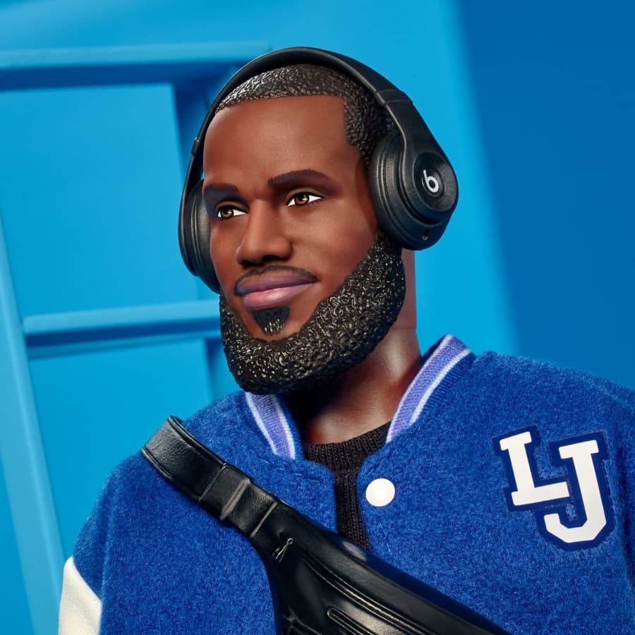 NBA公仔 Barbie Signature LeBron James Kenbassadors Collectible Doll 洛杉磯湖人 詹姆斯 肯尼娃娃 芭比娃娃 全新