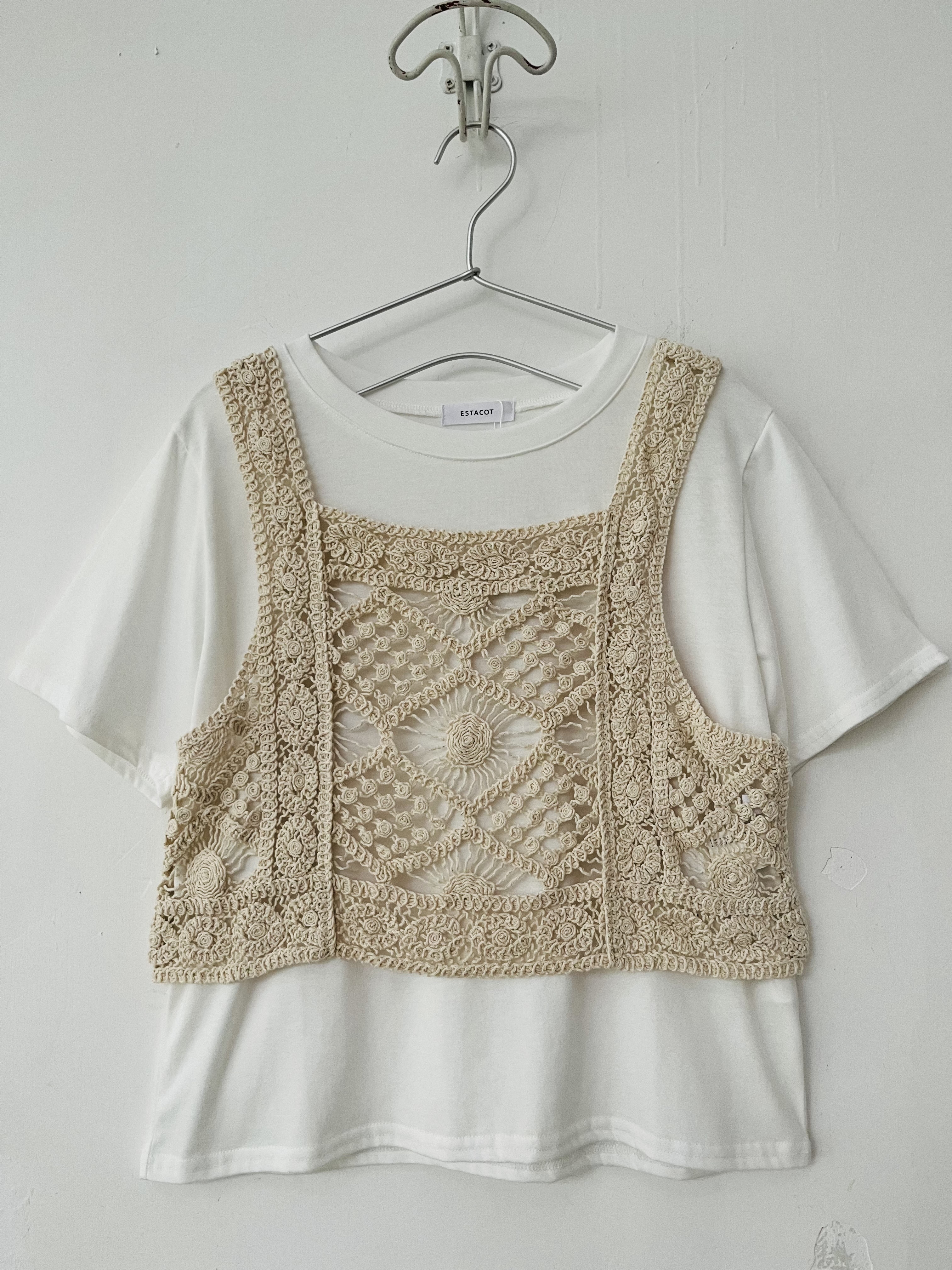 ESTACOT米色通花背心&白色tee